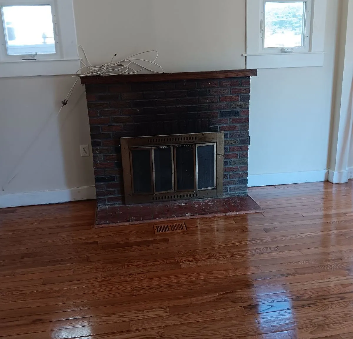 11 Essex Ave — Photo 2