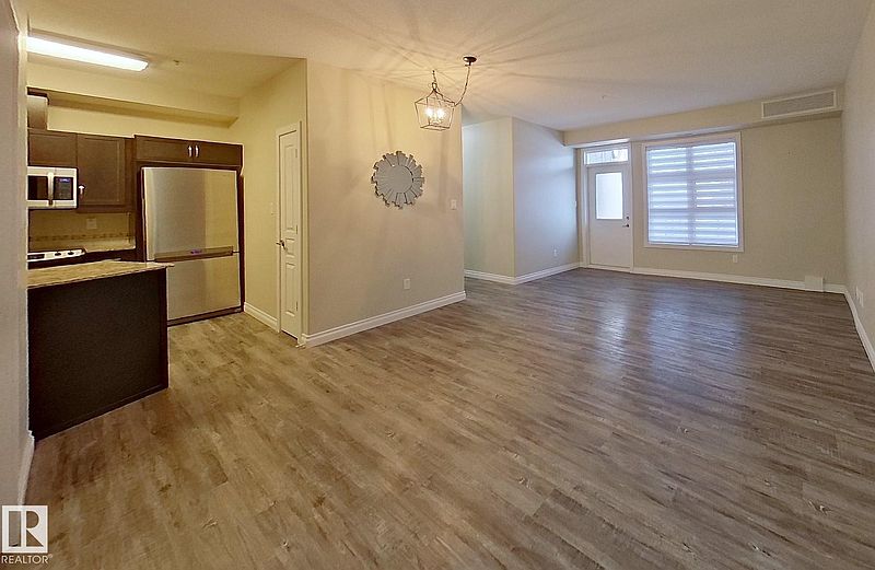 Edmonton Apartment for rent - 2 Bedrooms — photo 4