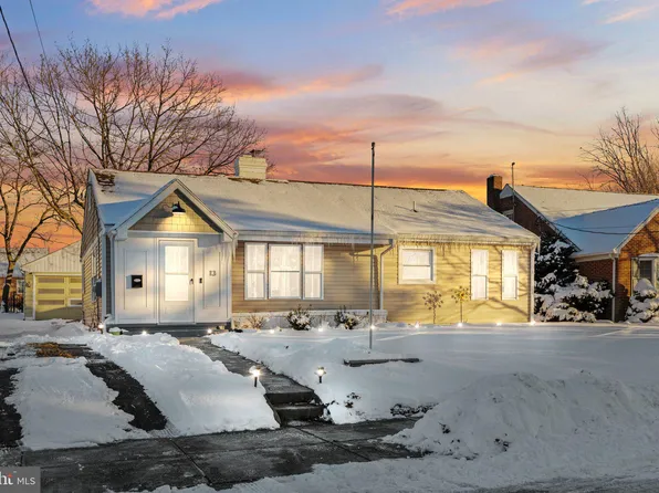 13 Paul St, Hanover, PA 17331