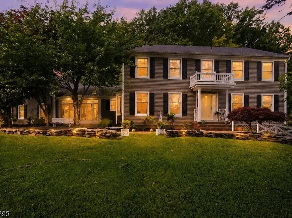 6 Fawn Ridge Rd, Clinton Twp., NJ 08833