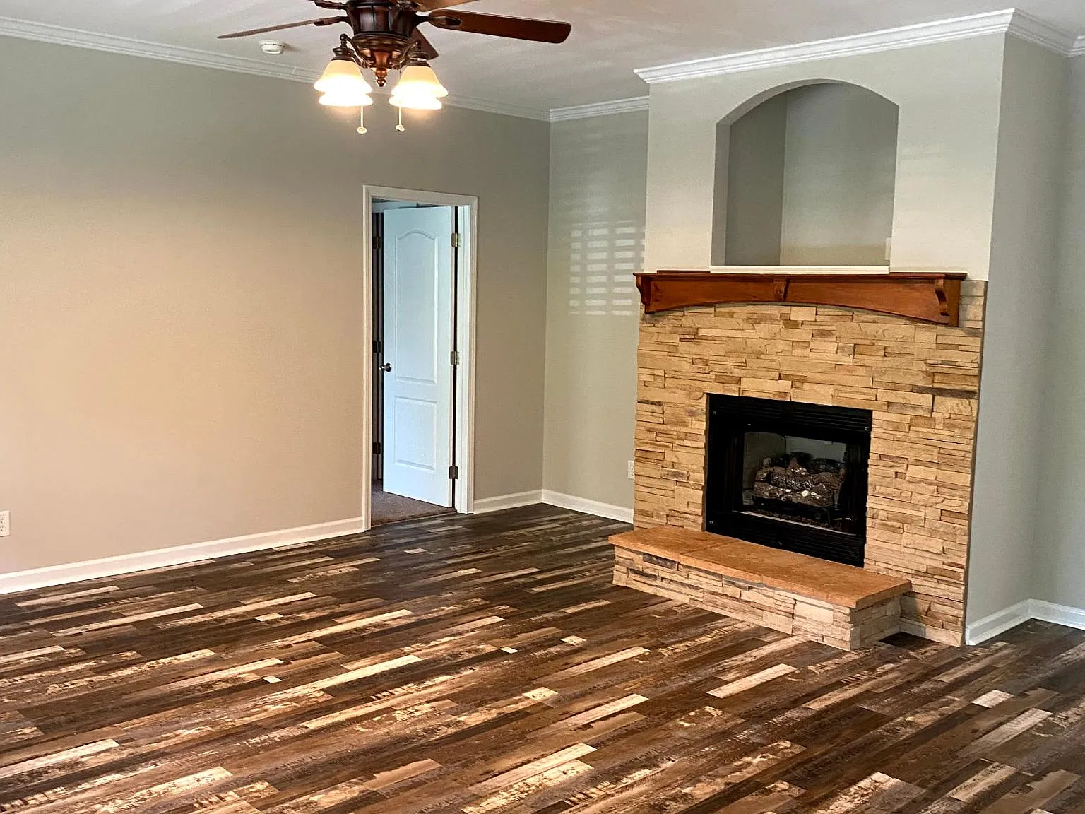 3 bed, 1798 sqft, $2,500 — Photo 2
