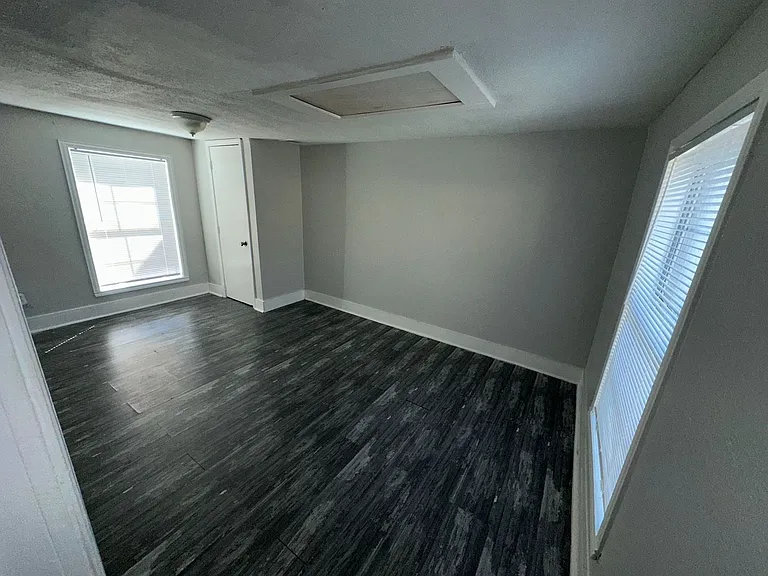 412 N 8th St — Photo 16