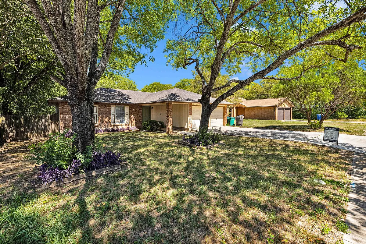 Building Photo - 6427 Ridge Pl