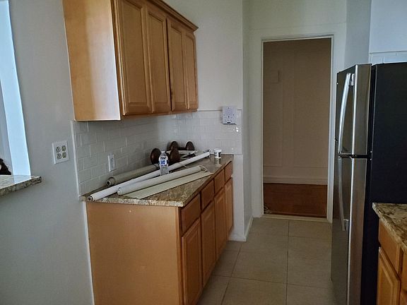 5th image of 72 Seaman Ave APT 4B