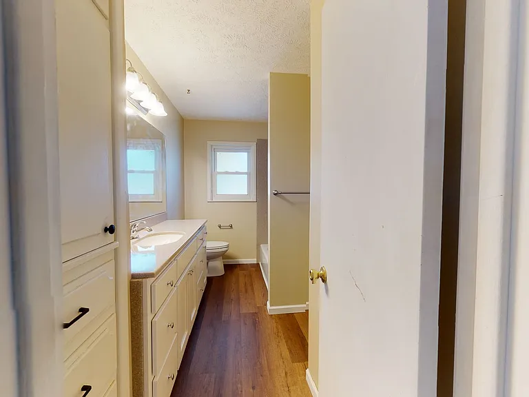 1208 Truman St — Photo 10