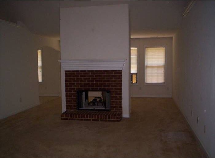 2nd image of 195 Lexington Cir