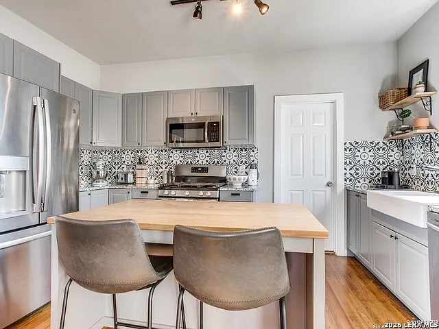 814 W Gramercy Pl — Photo 6