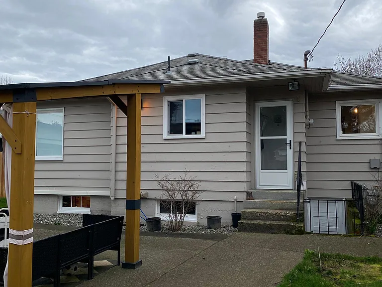225 F St SE — Photo 24