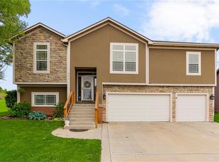 804 168th St, Basehor, KS 66007