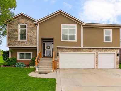 804 168th St, Basehor, KS, 66007