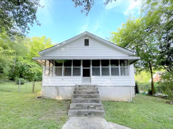 579 W Schmitt Rd, Rossville, GA 30741