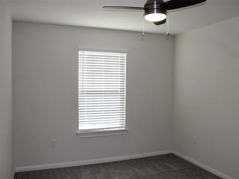 13902 Ilex Dr — Photo 30