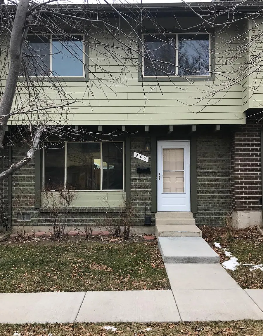 3 bed, 1400 sqft, $2,625 — Photo 2