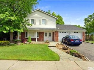 144 South Dr, New Hyde Park, NY 11040