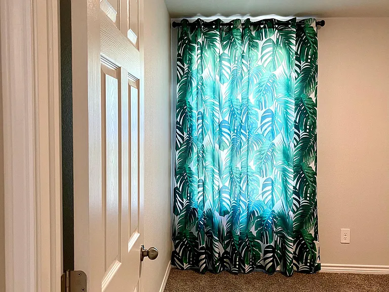 3rd bedroom (side)