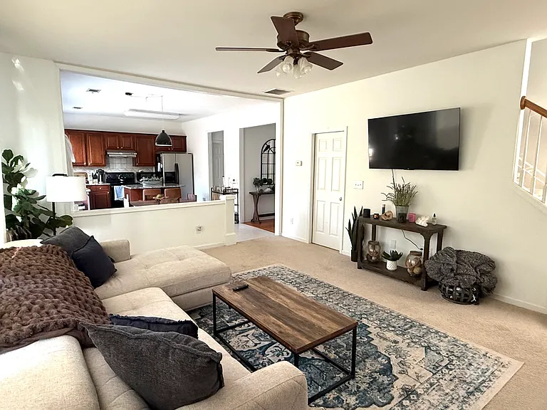 612 Friars Head Ct — Photo 6