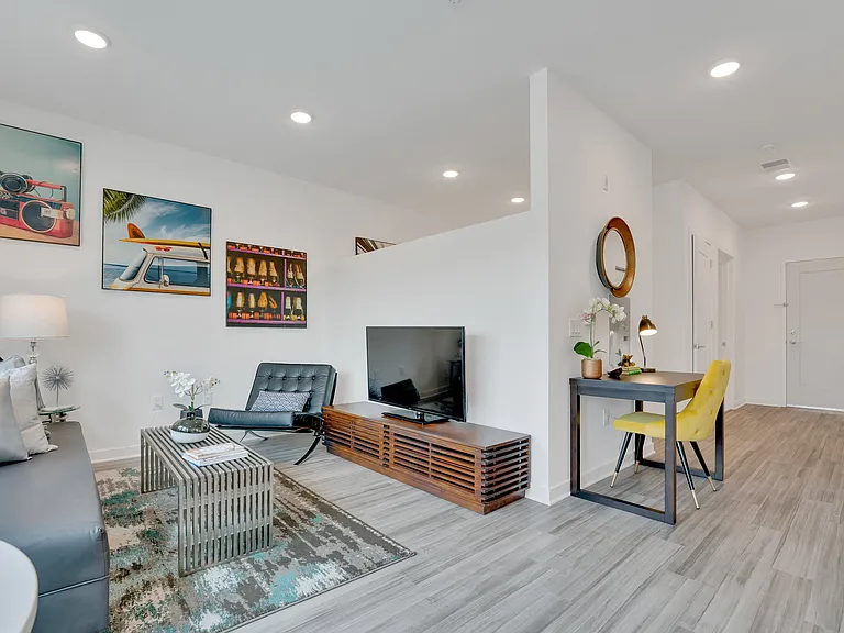 30 Farrand St — Photo 17