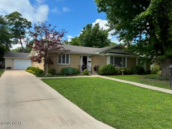 832 Euclid Blvd, Carthage, MO 64836