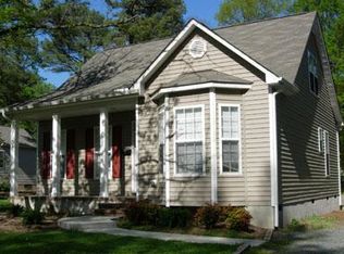 709 Davie Rd, Carrboro, NC 27510