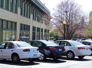 Drake Plaza Apartments — Photo 6