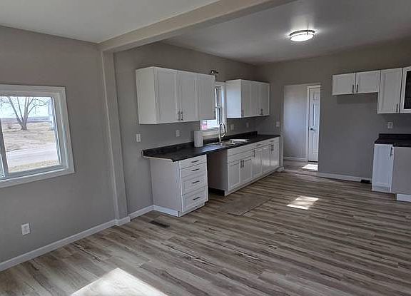 5th image of 210 S Main St