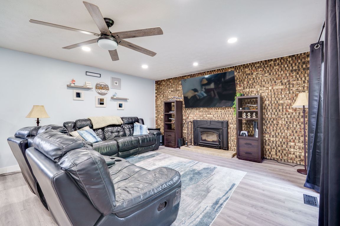 next background image