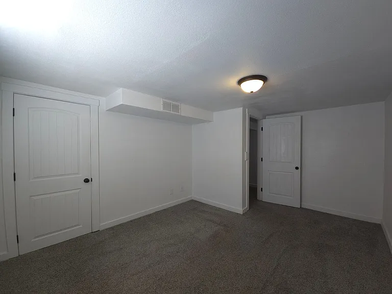 114 E Borah Ave — Photo 17