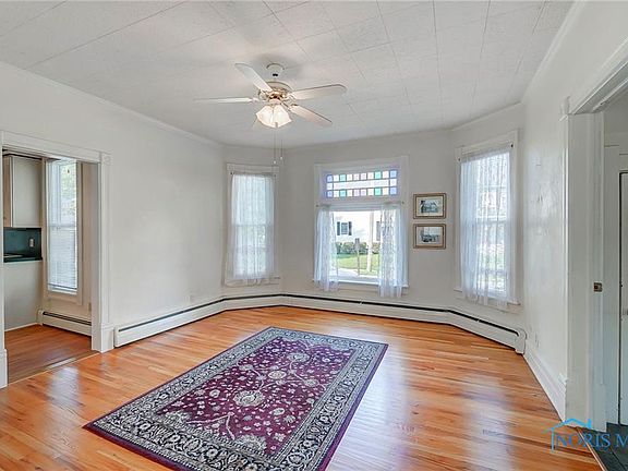 5th image of 609 Wallace Ave