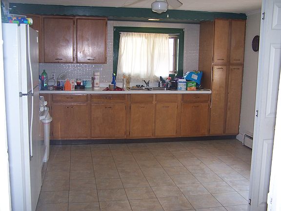 3rd image of 10906 N Woodstock St