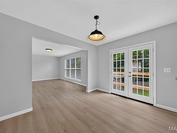 5th image of 1441 Sleepy Hollow Dr