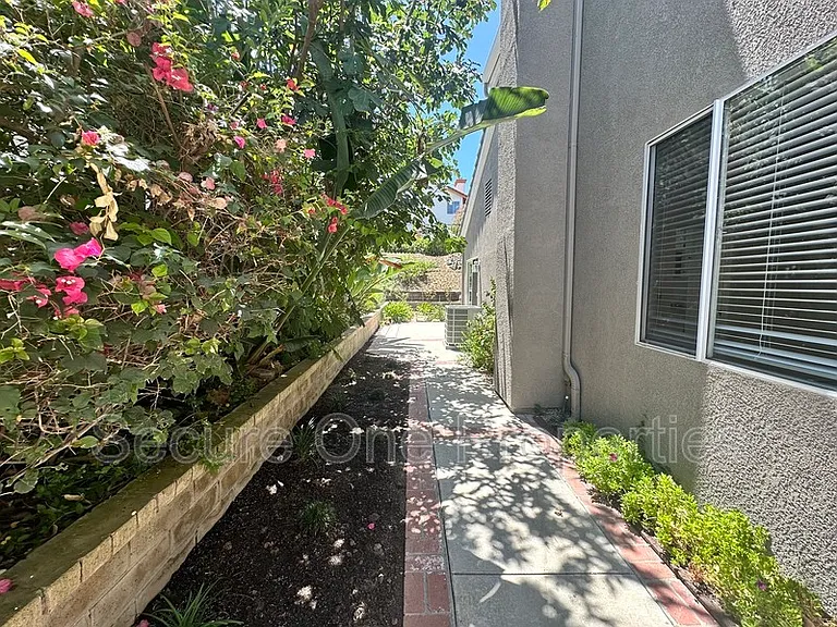 1740 Amarelle St — Photo 42