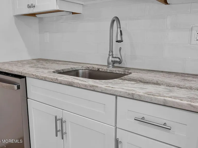 86 Holly Dr — Photo 5