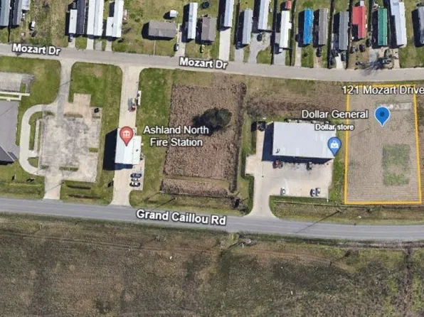 121 Mozart Dr, Houma, LA 70363
