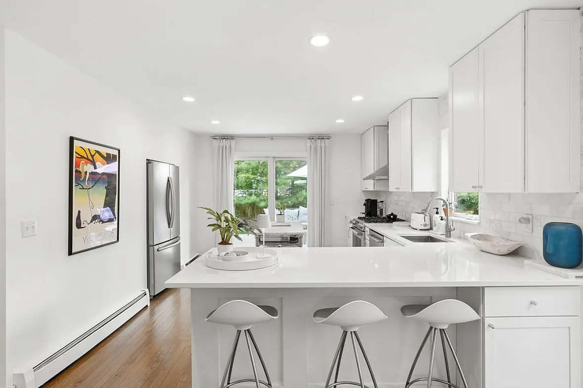 Designer Springs Saltbox - 3BR/3BA, Private & Peaceful — Photo 4