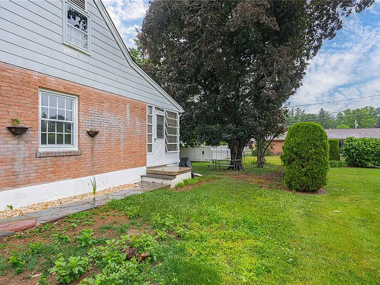 285 Bridle Path Rd — Photo 48