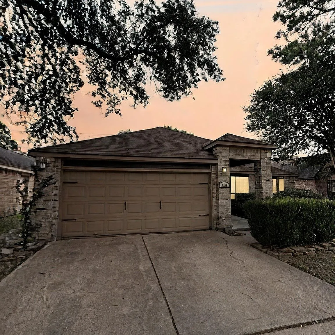 4 bed, 2.0 bath, 1882 sqft, $2,200 — Photo 3