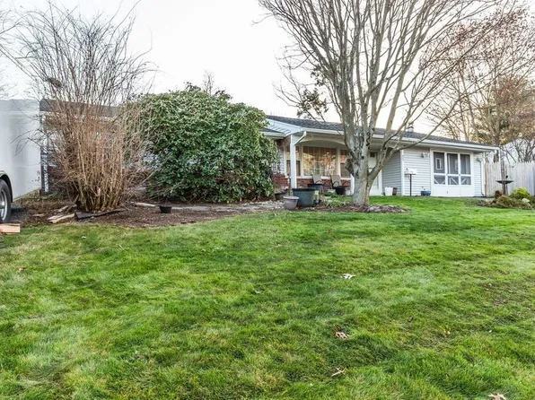 95 Royal Rd, Brockton, MA 02302