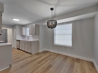 5002 French Wood Dr, Arlington, TX 76016