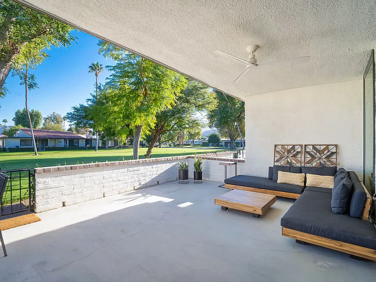 7 Barcelona Dr — Photo 14