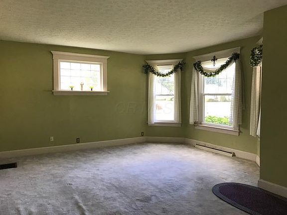 5th image of 834 Lincoln Ave