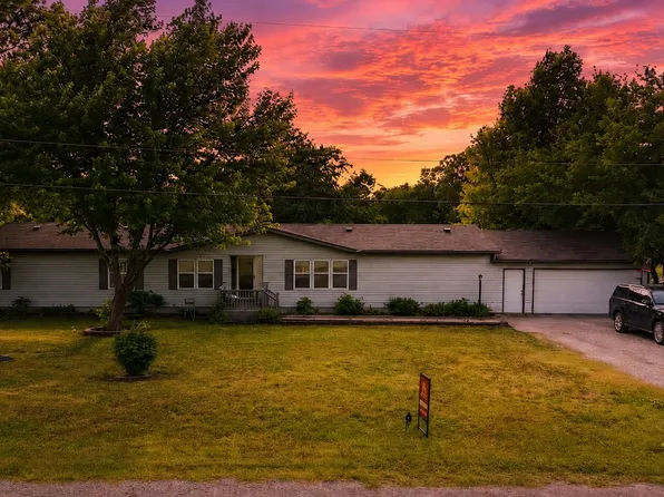 1905 SW Sunny Hills Rd, El Dorado, KS 67042
