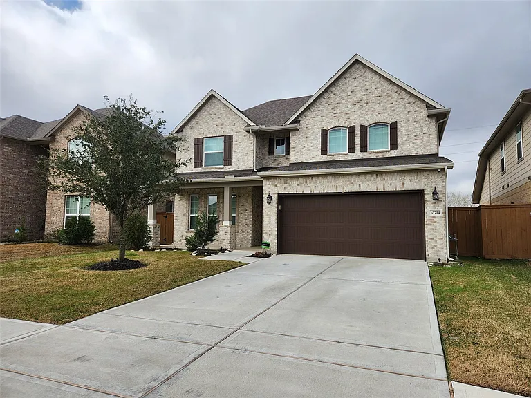 10714 Cliffs View Dr — Photo 1