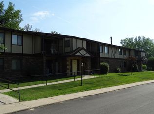 201 Ski Ct APT E, Madison, WI 53713