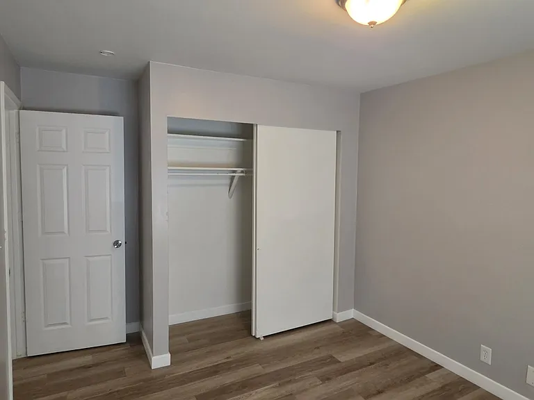 5557 S 2200 W — Photo 17
