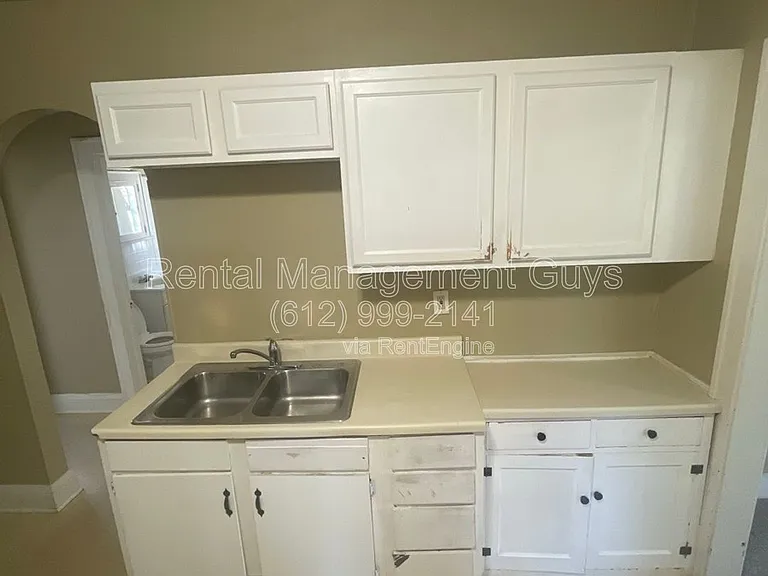 1649 Russell Ave N #2 — Photo 18
