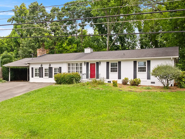 8045 Sabre Dr — Photo 3