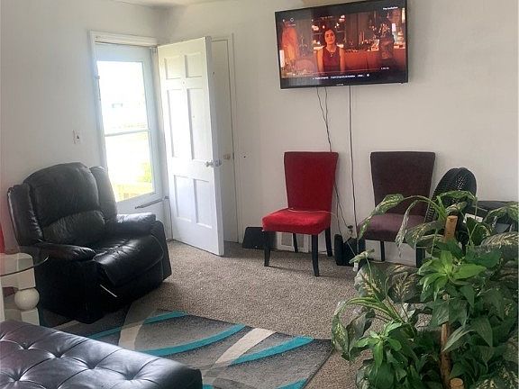 3rd image of 12604 Shady Oak Blvd