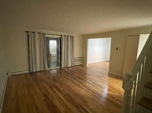 (undisclosed Address), Farmington, CT 06085