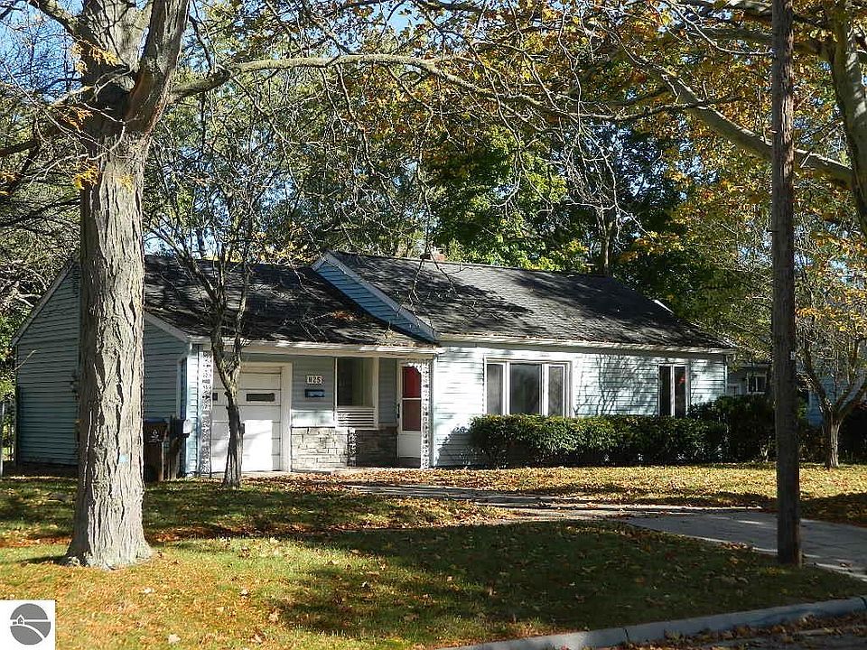 1st image of 825 Crosslanes St