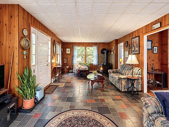 3rd image of 41 Richardsville Road